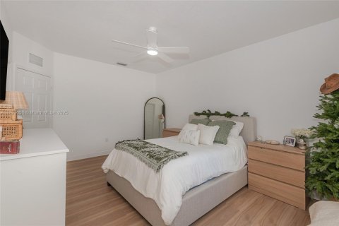 House in Homestead, Florida 2 bedrooms, 132.94 sq.m. № 1874515 - photo 13