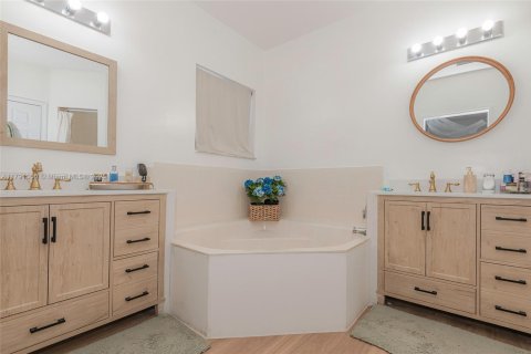 House in Homestead, Florida 2 bedrooms, 132.94 sq.m. № 1874515 - photo 15