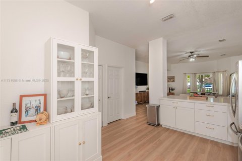 House in Homestead, Florida 2 bedrooms, 132.94 sq.m. № 1874515 - photo 8