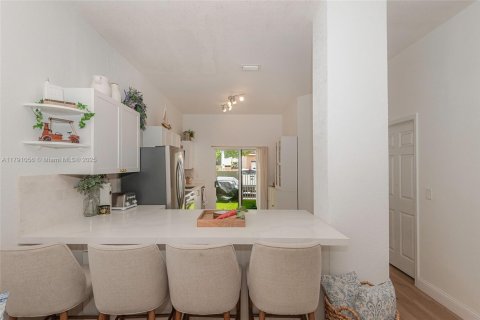 House in Homestead, Florida 2 bedrooms, 132.94 sq.m. № 1874515 - photo 5