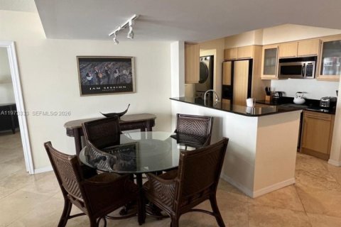 Condominio en venta en Hallandale Beach, Florida, 2 dormitorios, 92.9 m2 № 2038763 - foto 11