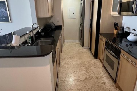 Condominio en venta en Hallandale Beach, Florida, 2 dormitorios, 92.9 m2 № 2038763 - foto 10