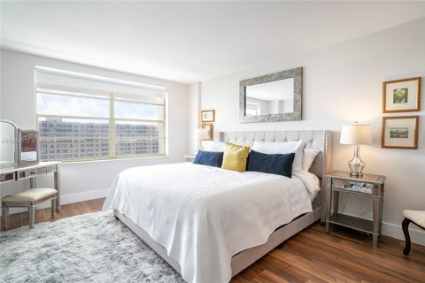 Снять в аренду кондоминиум в Ки-Бискейн, Флорида 2 спальни, 117.06м2, № 1958719 - фото 16