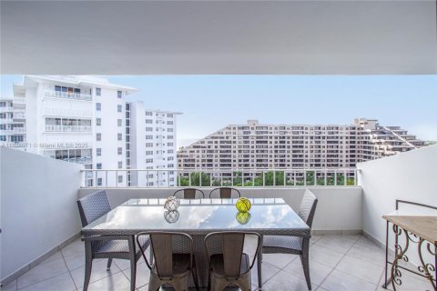 Снять в аренду кондоминиум в Ки-Бискейн, Флорида 2 спальни, 117.06м2, № 1958719 - фото 2