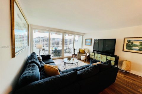 Снять в аренду кондоминиум в Ки-Бискейн, Флорида 2 спальни, 117.06м2, № 1958719 - фото 9