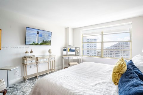 Снять в аренду кондоминиум в Ки-Бискейн, Флорида 2 спальни, 117.06м2, № 1958719 - фото 18