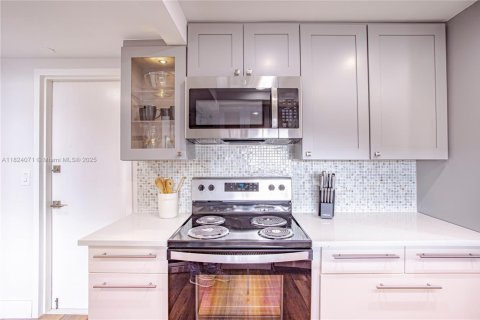 Снять в аренду кондоминиум в Ки-Бискейн, Флорида 2 спальни, 117.06м2, № 1958719 - фото 11