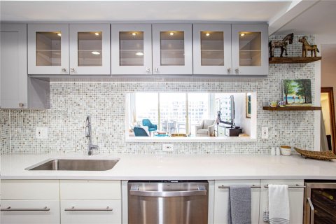 Снять в аренду кондоминиум в Ки-Бискейн, Флорида 2 спальни, 117.06м2, № 1958719 - фото 13