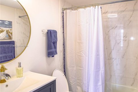 Снять в аренду кондоминиум в Ки-Бискейн, Флорида 2 спальни, 117.06м2, № 1958719 - фото 26