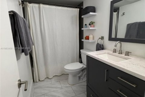 Снять в аренду коммерческую недвижимость в Дания-Бич, Флорида 1 спальня, 110.55м2, № 2025316 - фото 6