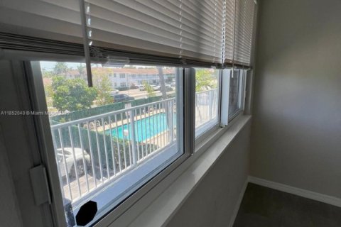 Condo in Fort Lauderdale, Florida, 3 bedrooms  № 1980718 - photo 5