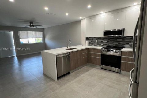 Condo in Fort Lauderdale, Florida, 3 bedrooms  № 1980718 - photo 3