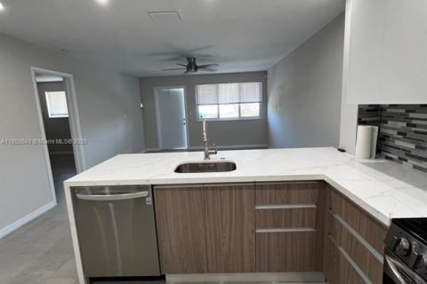Condo in Fort Lauderdale, Florida, 3 bedrooms  № 1980718 - photo 2