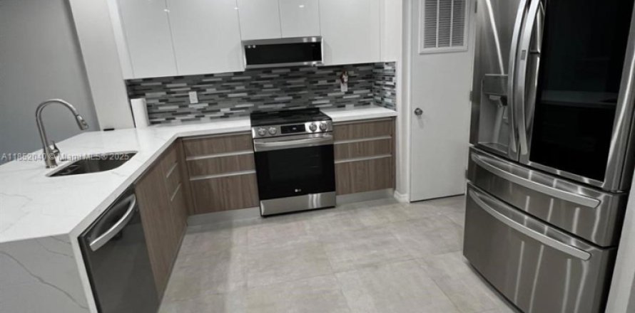 Condo in Fort Lauderdale, Florida, 3 bedrooms  № 1980718