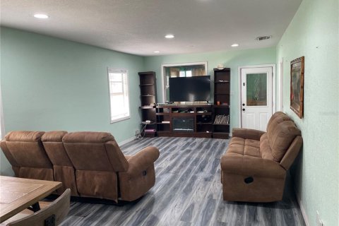 House in Plant City, Florida 3 bedrooms, 111.48 sq.m. № 2166193 - photo 19