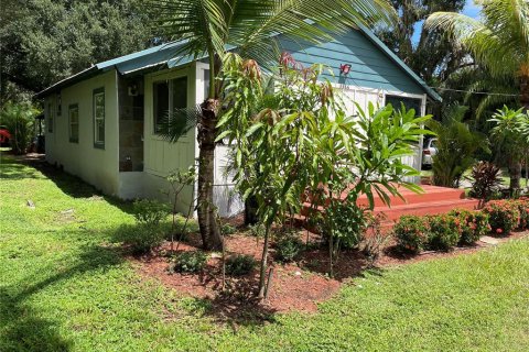 House in Plant City, Florida 3 bedrooms, 111.48 sq.m. № 2166193 - photo 2