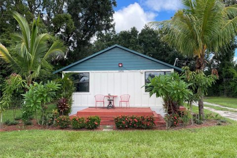 House in Plant City, Florida 3 bedrooms, 111.48 sq.m. № 2166193