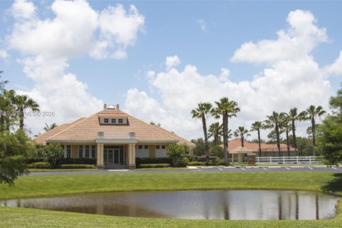 House in Vero Beach, Florida 3 bedrooms, 232.26 sq.m. № 2031423 - photo 4