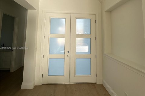 House in Vero Beach, Florida 3 bedrooms, 234.11 sq.m. № 2031423 - photo 24