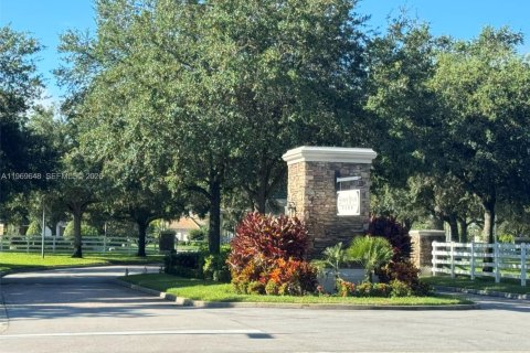 House in Vero Beach, Florida 3 bedrooms, 232.26 sq.m. № 2031423 - photo 5