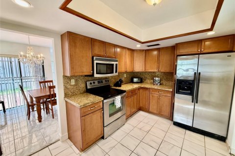 Casa en venta en Miami, Florida, 3 dormitorios, 186.83 m2 № 1968522 - foto 5