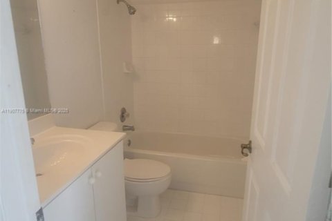 Touwnhouse à louer à Sunrise, Floride: 3 chambres, 155.89 m2 № 1964556 - photo 9