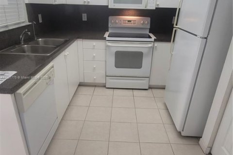 Touwnhouse à louer à Sunrise, Floride: 3 chambres, 155.89 m2 № 1964556 - photo 3