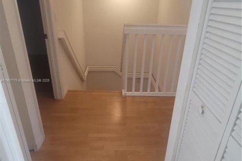 Touwnhouse à louer à Sunrise, Floride: 3 chambres, 155.89 m2 № 1964556 - photo 11