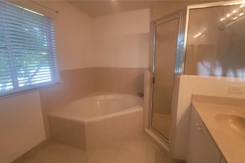 Touwnhouse à louer à Sunrise, Floride: 3 chambres, 155.89 m2 № 1964556 - photo 5