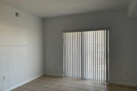 Condominio en alquiler en Cutler Bay, Florida, 1 dormitorio, 58.06 m2 № 1997426 - foto 2