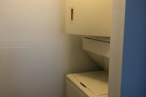 Condominio en alquiler en Cutler Bay, Florida, 1 dormitorio, 58.06 m2 № 1997426 - foto 3