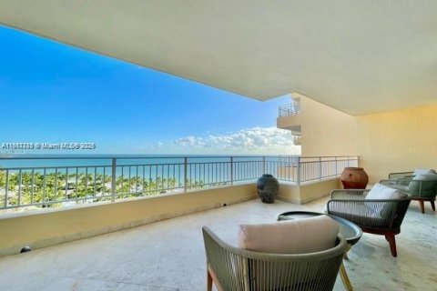 Condo in Key Biscayne, Florida, 3 bedrooms  № 1890604 - photo 1