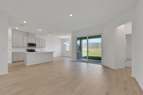House in Tavares, Florida 4 bedrooms, 163.32 sq.m. № 2388086 - photo 10