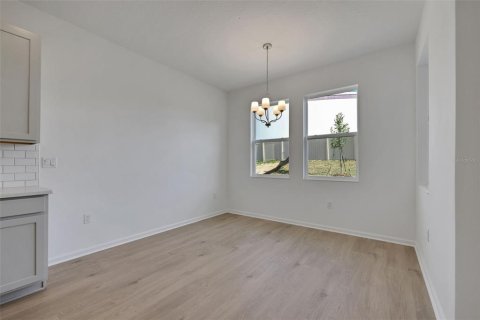 House in Tavares, Florida 4 bedrooms, 163.32 sq.m. № 2388086 - photo 15