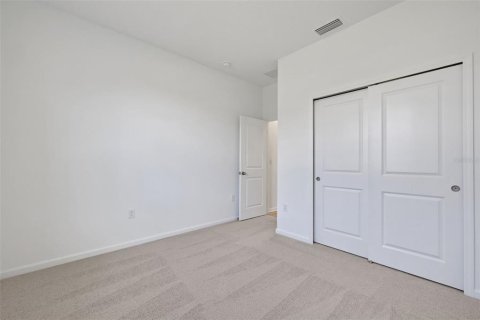 House in Tavares, Florida 4 bedrooms, 163.32 sq.m. № 2388086 - photo 18