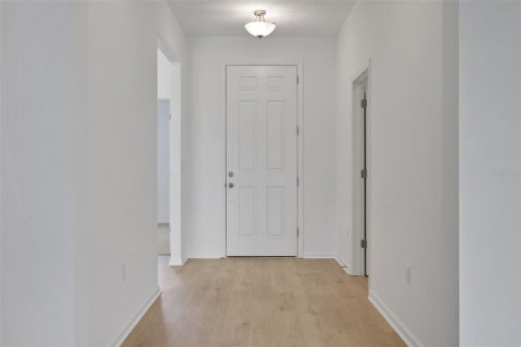 House in Tavares, Florida 4 bedrooms, 163.32 sq.m. № 2388086 - photo 5