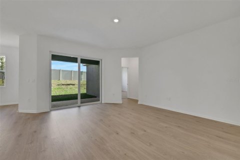 House in Tavares, Florida 4 bedrooms, 163.32 sq.m. № 2388086 - photo 13