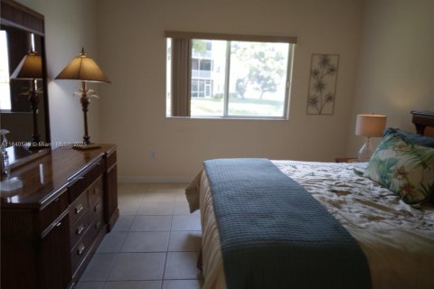 Купить кондоминиум в Тамарак, Флорида 2 спальни, 118.45м2, № 1839698 - фото 11