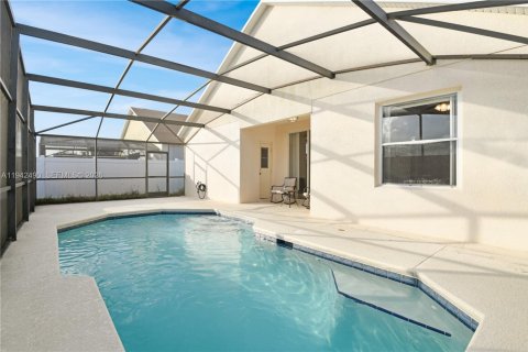 House in Davenport, Florida 5 bedrooms, 173.08 sq.m. № 2001924 - photo 2