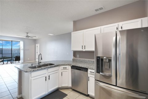 House in Davenport, Florida 5 bedrooms, 173.08 sq.m. № 2001924 - photo 7