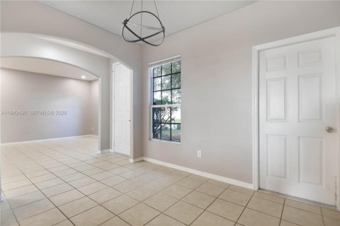 House in Davenport, Florida 5 bedrooms, 173.08 sq.m. № 2001924 - photo 9