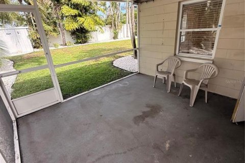 Villa ou maison à louer à Saint Petersburg, Floride: 2 chambres, 105.35 m2 № 2117652 - photo 13