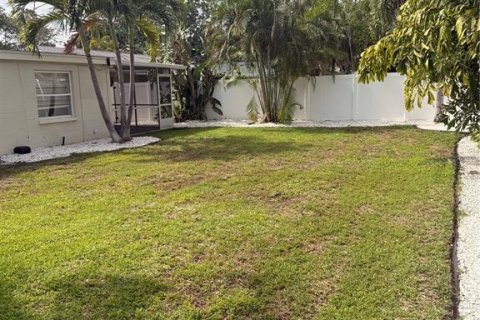 Villa ou maison à louer à Saint Petersburg, Floride: 2 chambres, 105.35 m2 № 2117652 - photo 14