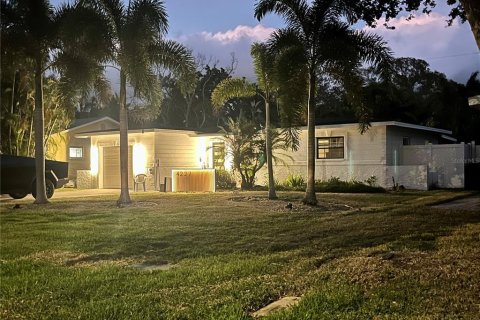 Villa ou maison à Saint Petersburg, Floride 2 chambres, 105.35 m2 № 2117652