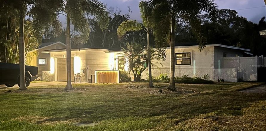Villa ou maison à Saint Petersburg, Floride 2 chambres, 105.35 m2 № 2117652