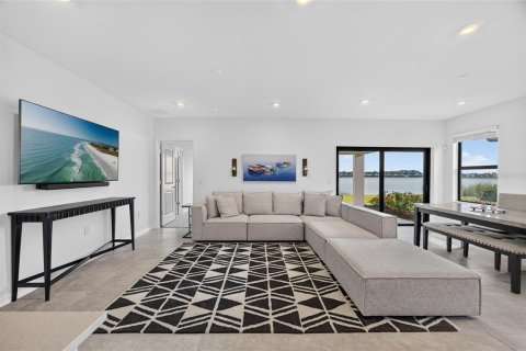 Villa ou maison à vendre à Sarasota, Floride: 4 chambres, 147.81 m2 № 2138355 - photo 4