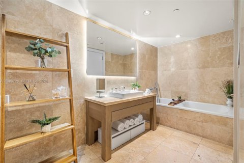 Снять в аренду кондоминиум в Майами-Бич, Флорида 1 спальня, 80.45м2, № 2022957 - фото 30