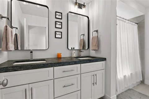Villa ou maison à vendre à Kissimmee, Floride: 3 chambres, 229.28 m2 № 2419371 - photo 23