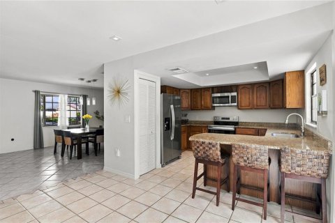 Villa ou maison à vendre à Kissimmee, Floride: 3 chambres, 229.28 m2 № 2419371 - photo 10