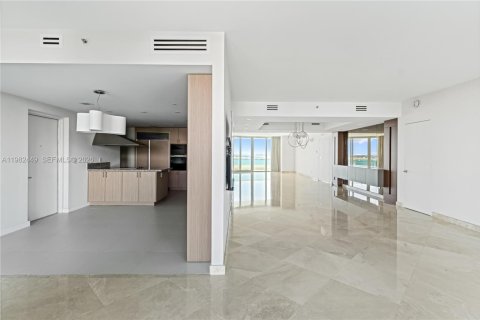 Снять в аренду кондоминиум в Майами, Флорида 3 спальни, 294.5м2, № 2051414 - фото 16